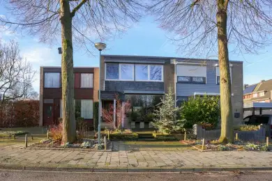 Spoorstraat 27